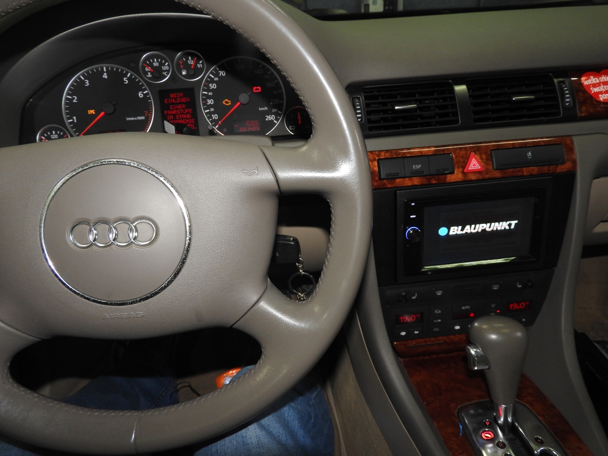 Audi A6 Blaupunkt.jpg